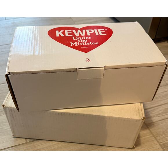 1997 Santa KEWPIE Porcelain Doll Under the Mistletoe by Danbury Mint NRFB - Picture 10 of 12